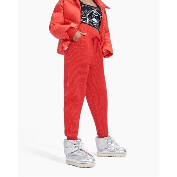 EUC - UGG Classic Maxi Short Metallic Size - 6 - Picture 4 of 8